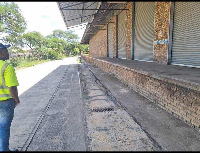 6,218M² WAREHOUSE TO LET IN ROCKY DRIFT